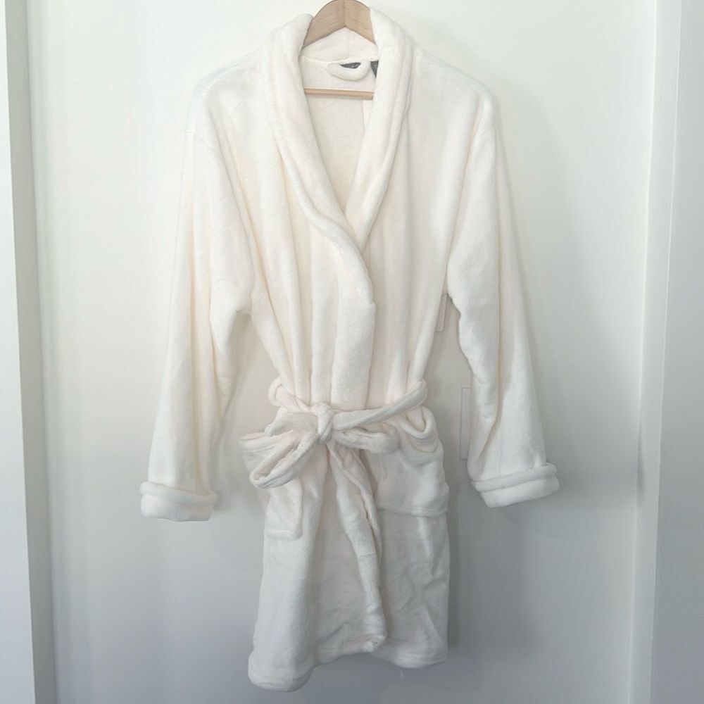 Tahari Off White Fluffy Women’s Robe S